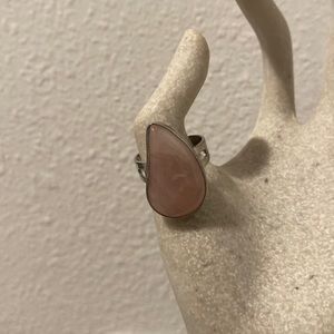 Rose quartz ring 💗